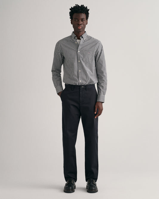 BLACK, REGULAR TWILL CHINOS, FRONT-VIEW BY GANT AU.