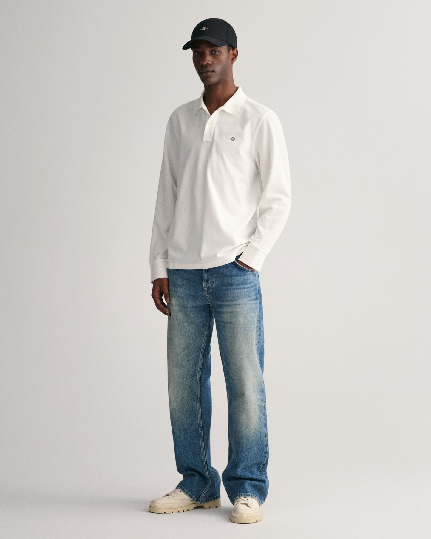 WHITE, REG SHIELD LS PIQUE POLO BY GANT AU.