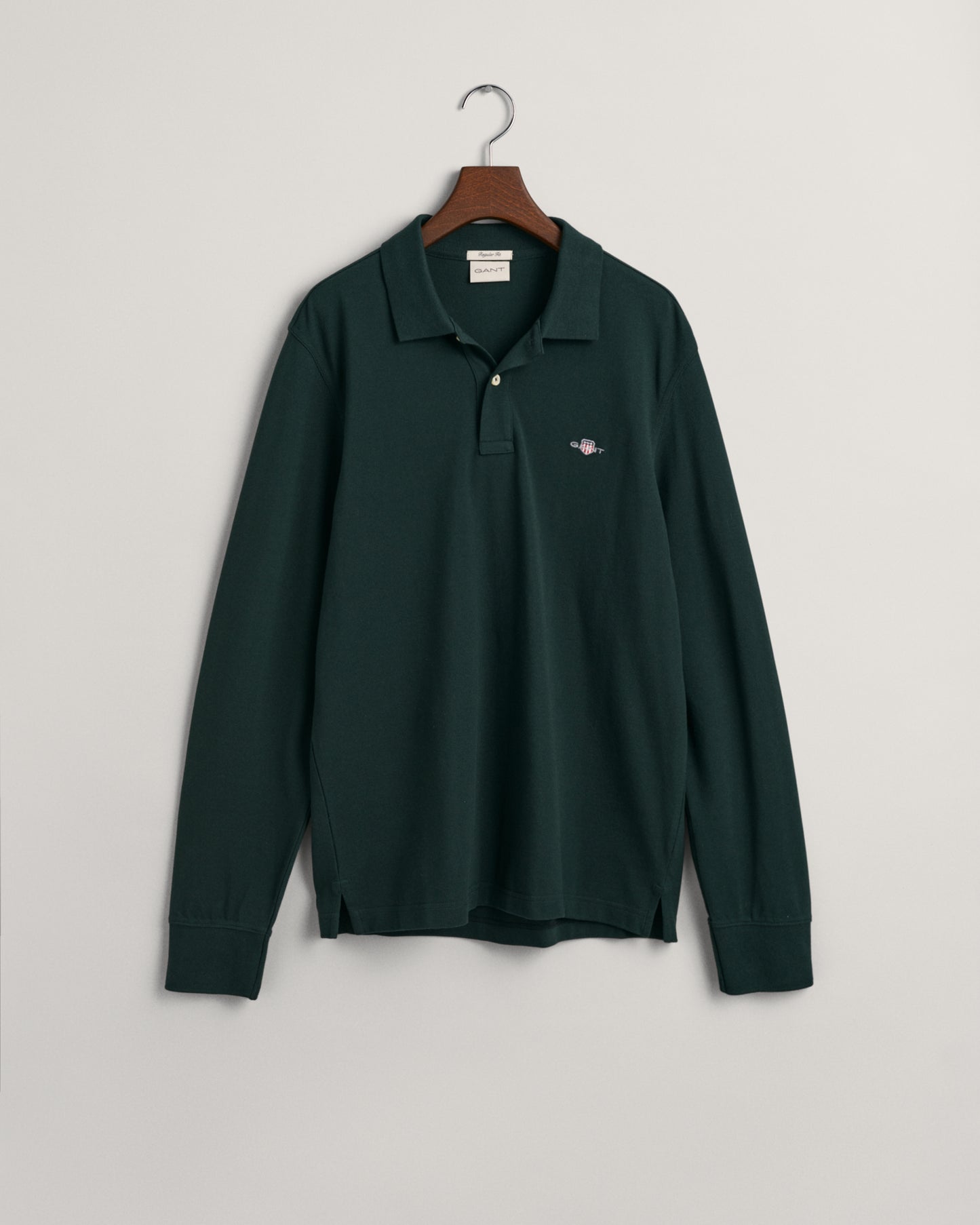 TARTAN GREEN, REG SHIELD LS PIQUE POLO, FLAT-LAY BY GANT AU.