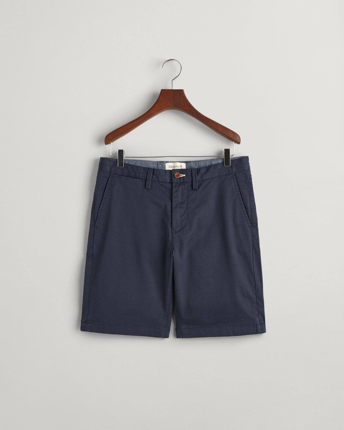 MARINE, SLIM TWILL SHORTS, FLAT-LAY BY GANT AU.