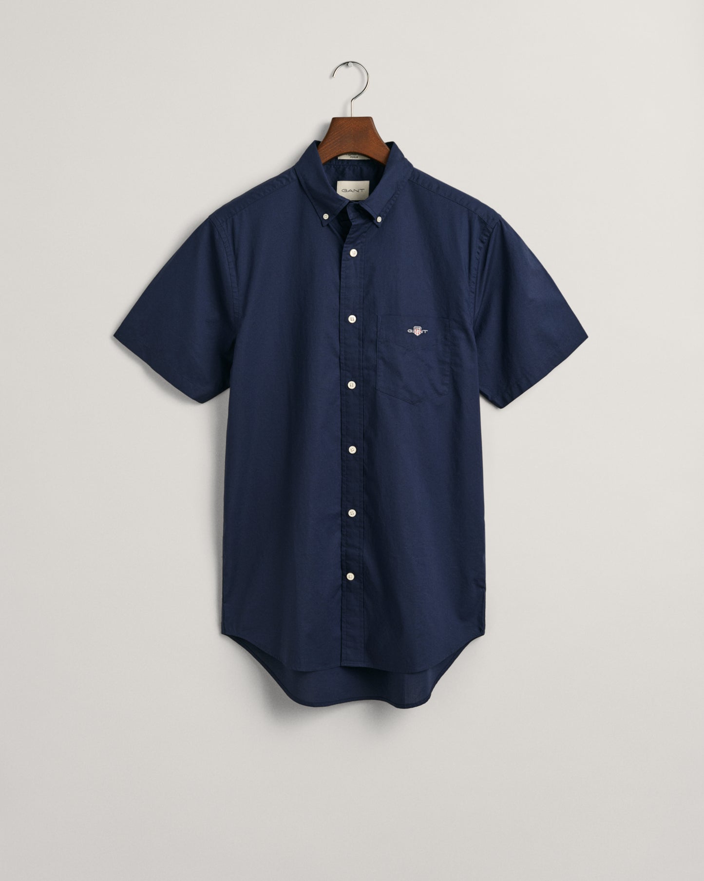 MARINE, REG CLASSIC POPLIN SS SHIRT, FLAT-LAY BY GANT AU.