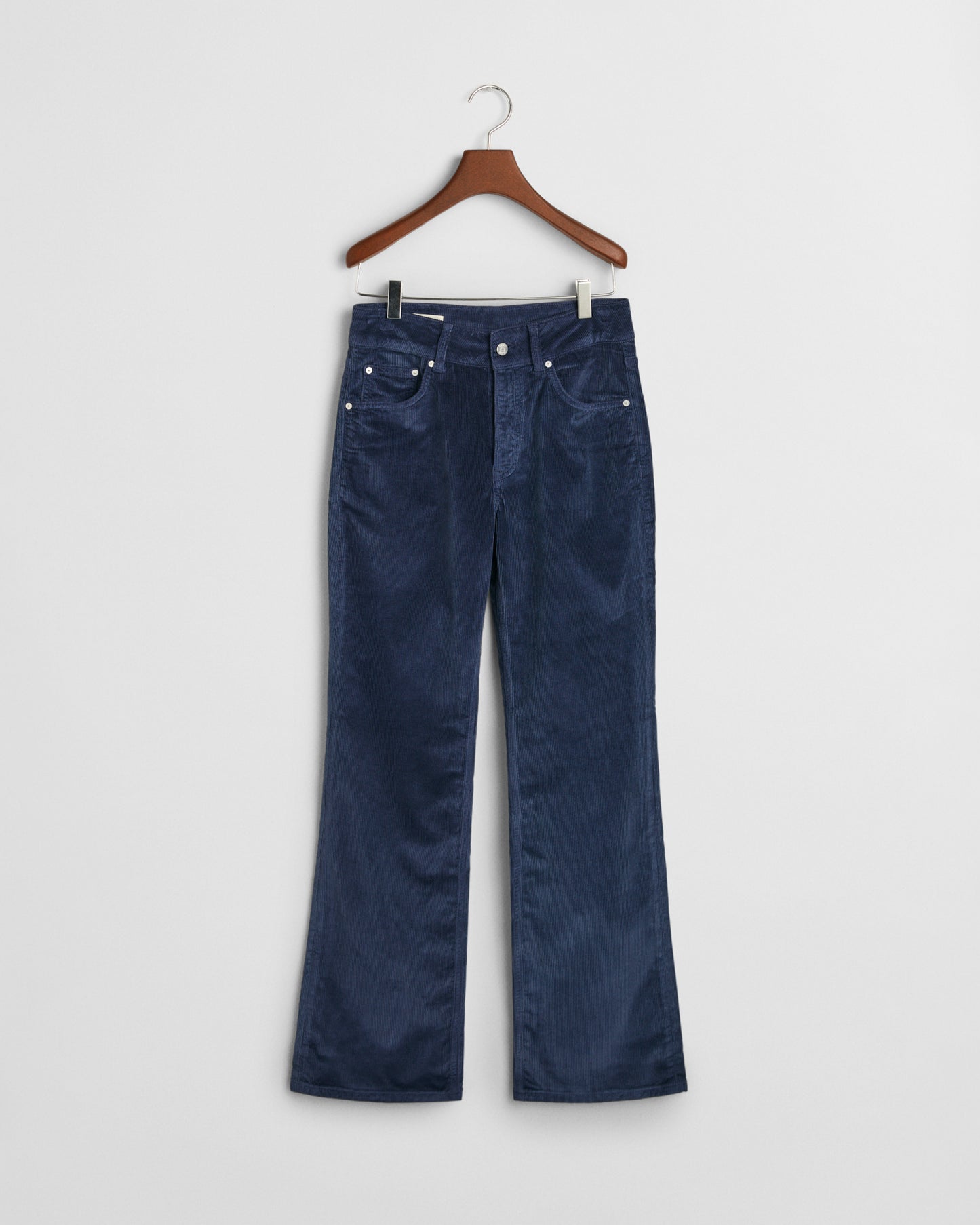 CLASSIC BLUE, CORDUROY FLARE JEANS, FRONT-VIEW BY GANT AU.
