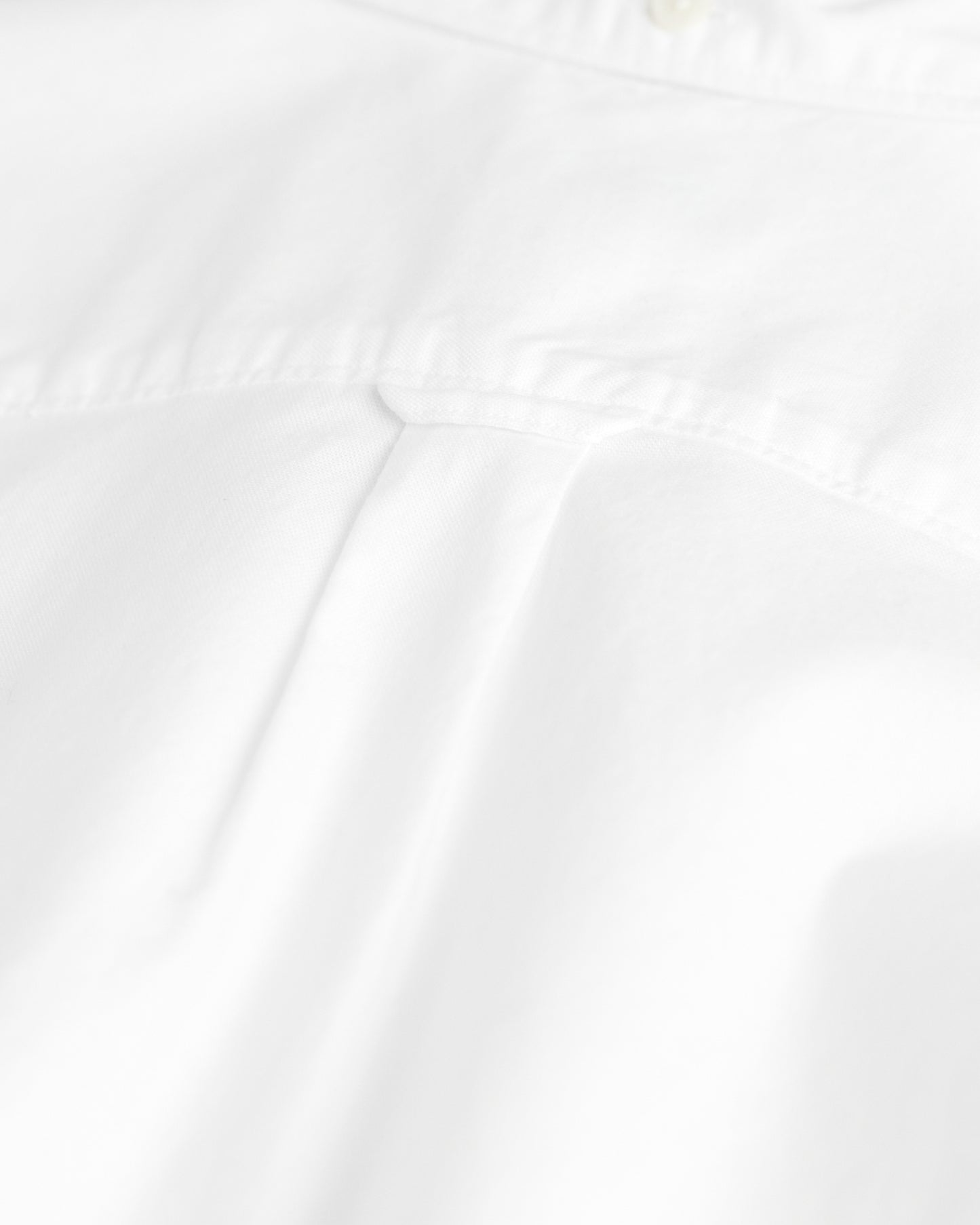 WHITE, SHIELD OXFORD BD SHIRT, FLAT-LAY BY GANT AU.