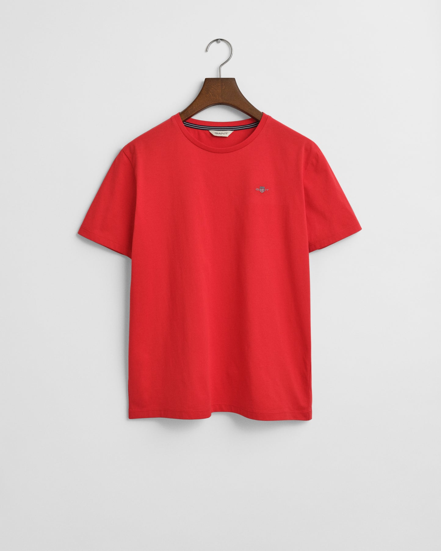 BRIGHT RED, SHIELD SS T-SHIRT BY GANT AU.