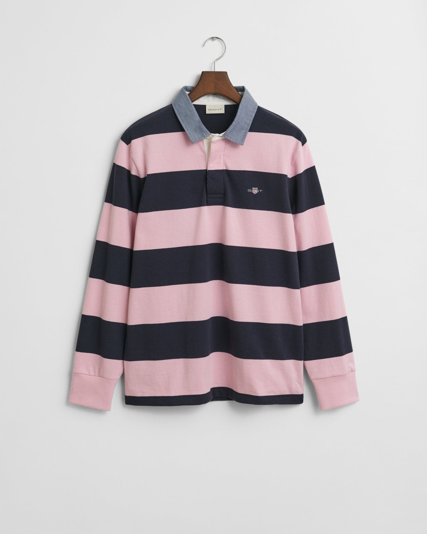 CALIFORNIA PINK, REG CHAMBRAY STRIPE HEAVY RUGGER, FLAT-LAY BY GANT AU.
