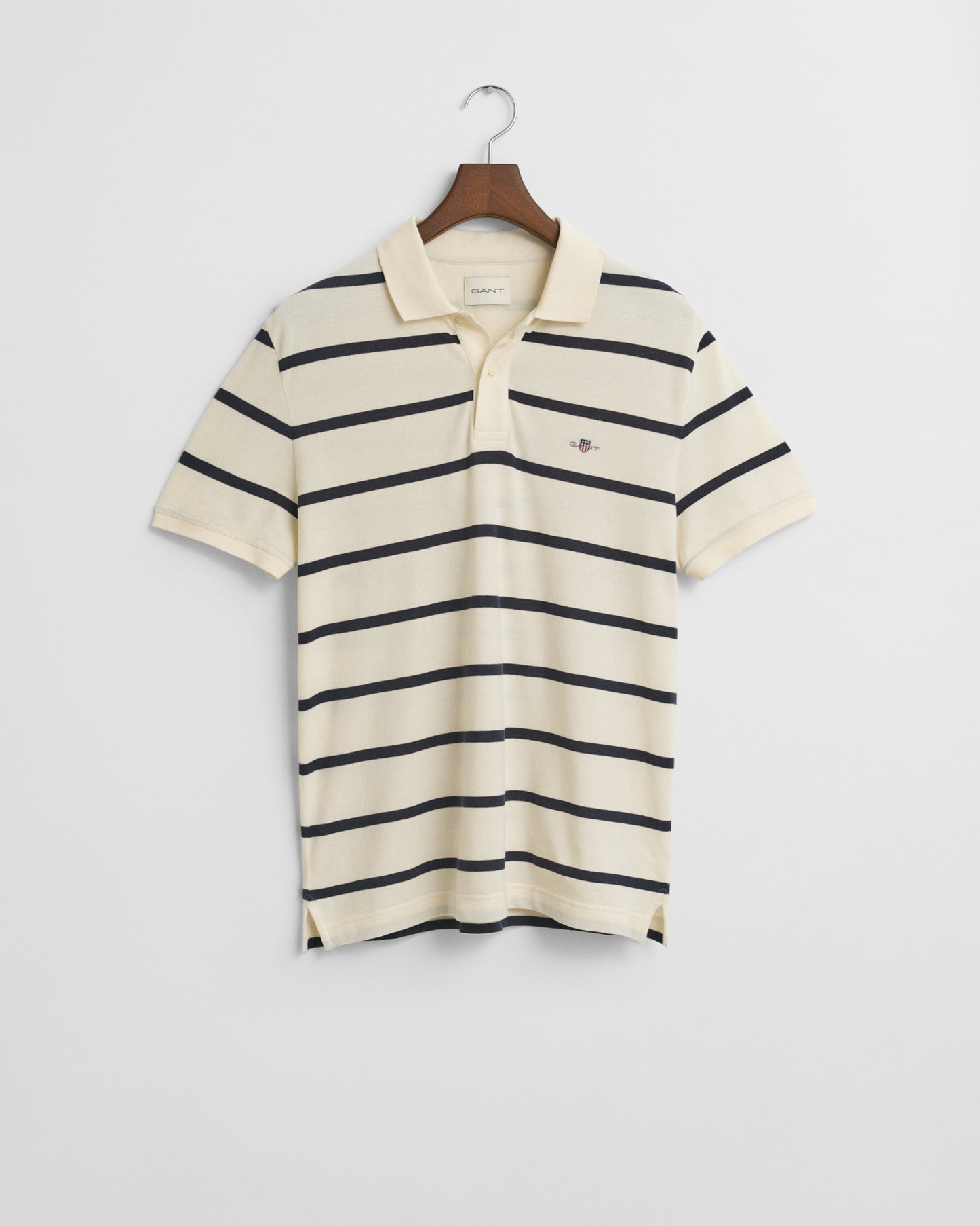 CREAM, STRIPED POLO, FLAT-LAY BY GANT AU.