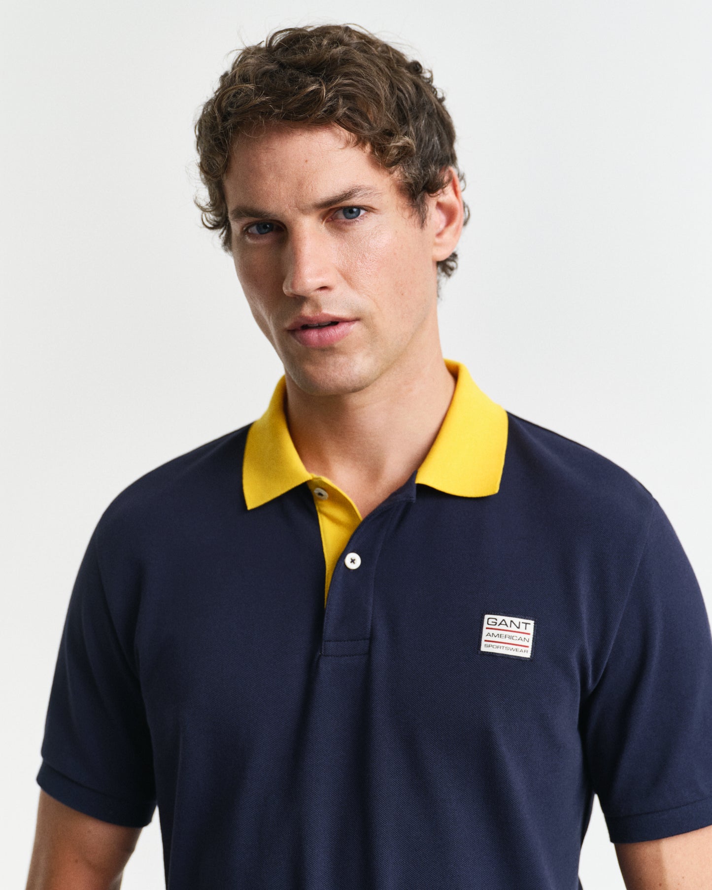 EVENING BLUE, CONTRAST SS POLO, CLOSE-UP BY GANT AU.
