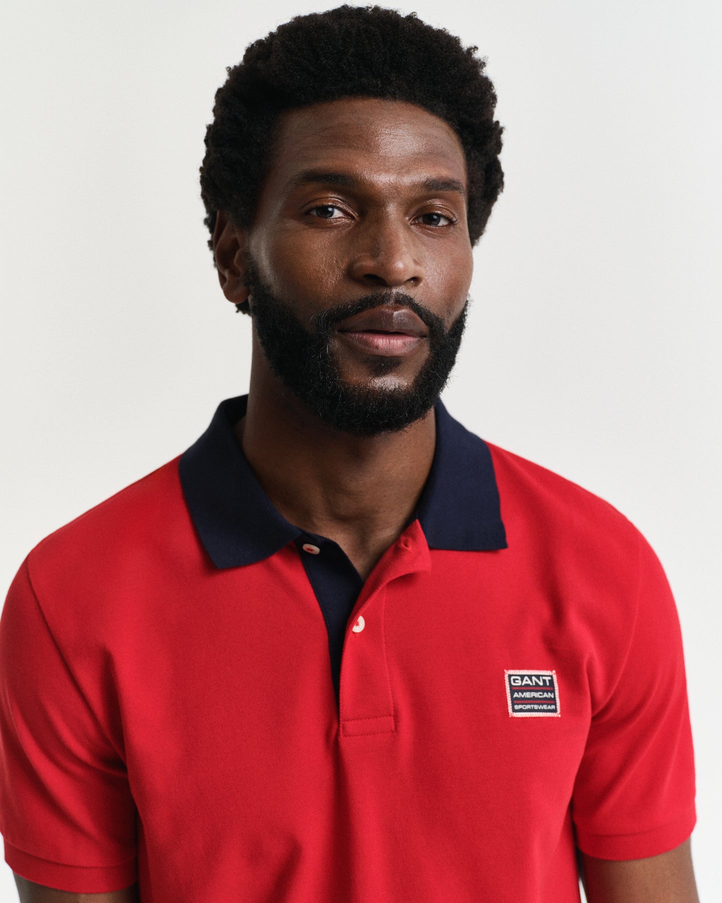 RUBY RED, CONTRAST SS POLO, CLOSE-UP BY GANT AU.