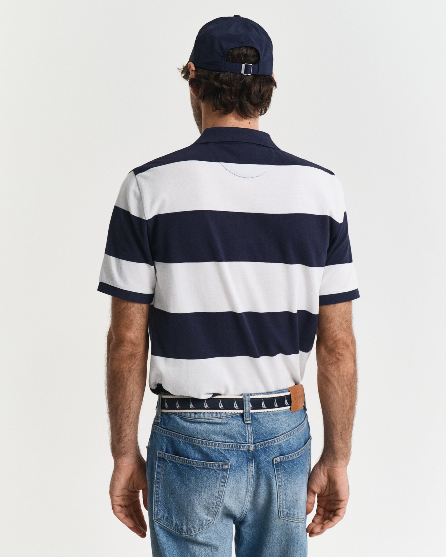 EVENING BLUE, BLOCK STRIPE POLO, BACK-VIEW BY GANT AU.