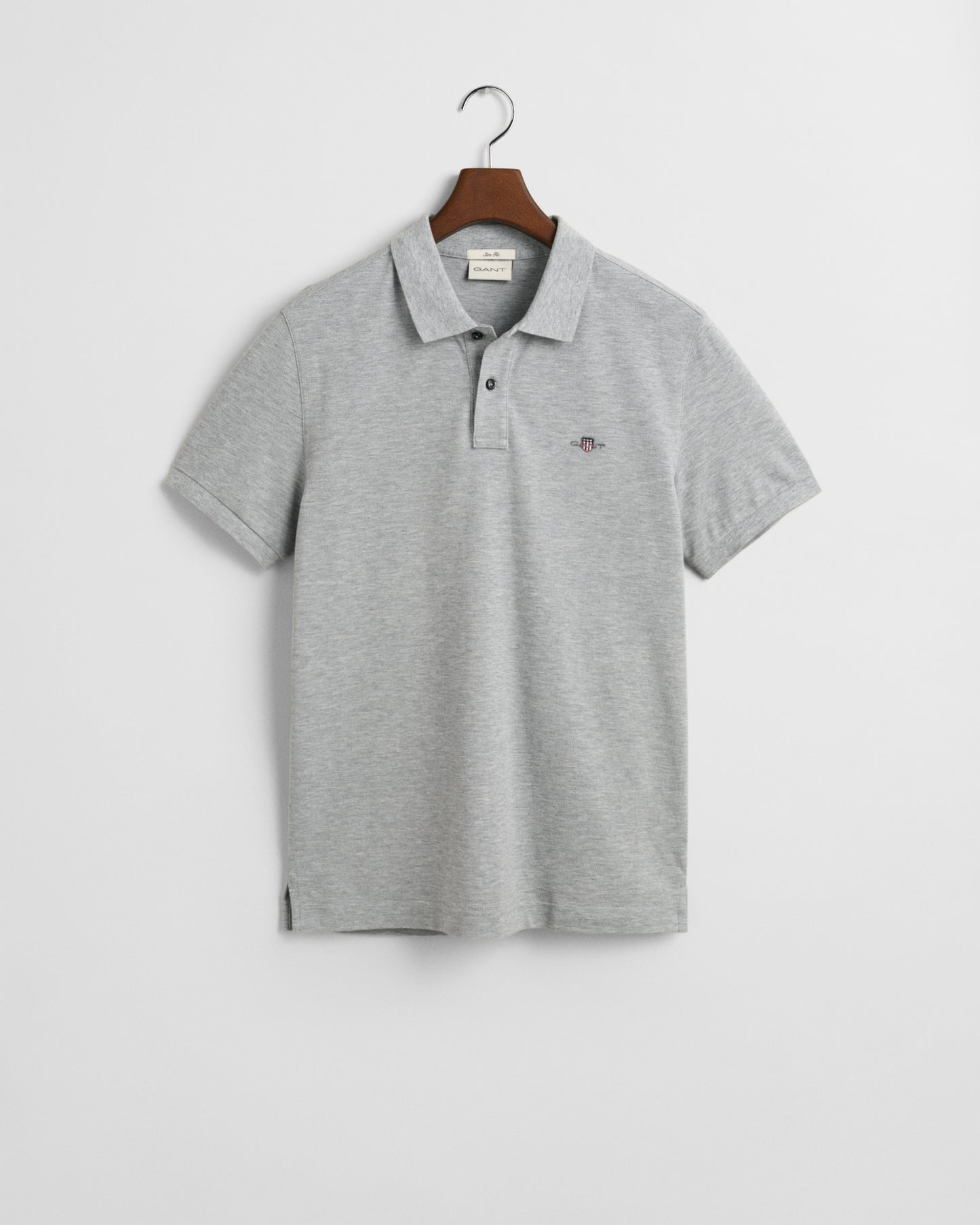 GREY MELANGE, SLIM SHIELD SS PIQUE POLO, FLAT-LAY BY GANT AU.