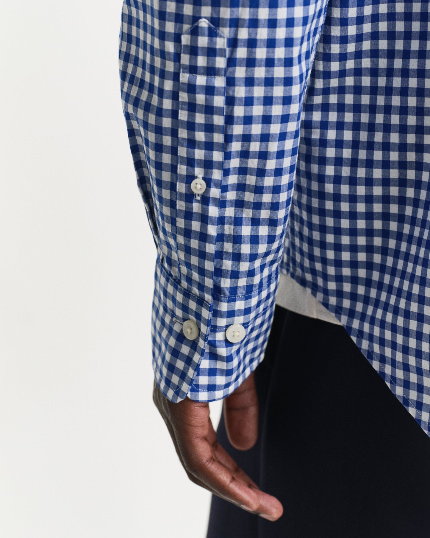 COLLEGE BLUE, REG CLASSIC POPLIN GINGHAM SHIRT, CLOSE-UP BY GANT AU.