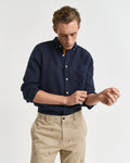 EVENING BLUE, REG GMNT DYED LINEN SHIRT, FRONT-VIEW BY GANT AU.