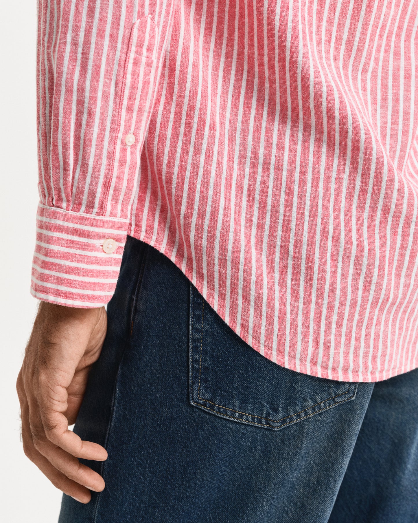 BRICK RED, REG COTTON LINEN STRIPE SHIRT, CLOSE-UP BY GANT AU.