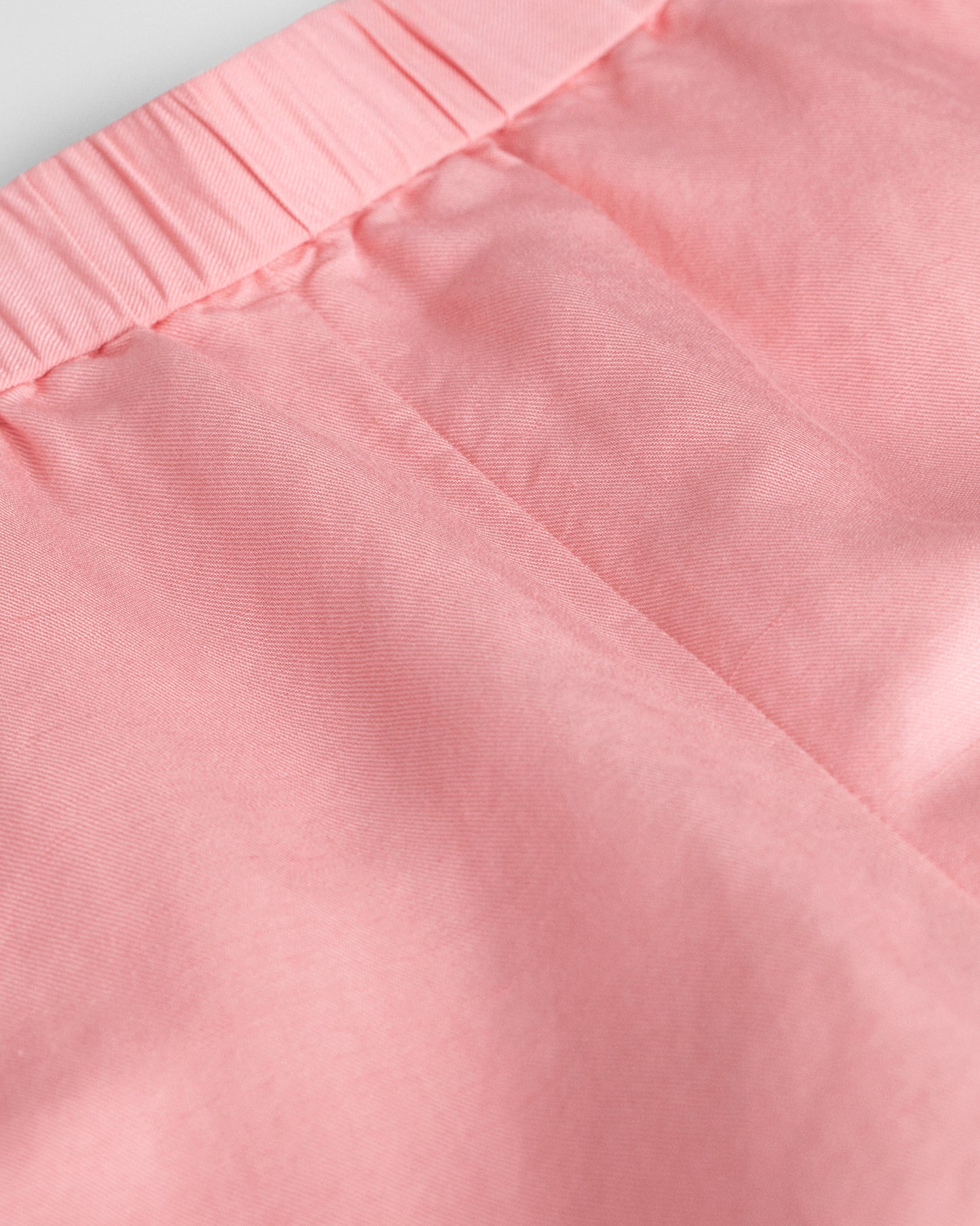 GERANIUM PINK, REL LINEN BLEND PULL ON SHORTS, CLOSE-UP BY GANT AU.