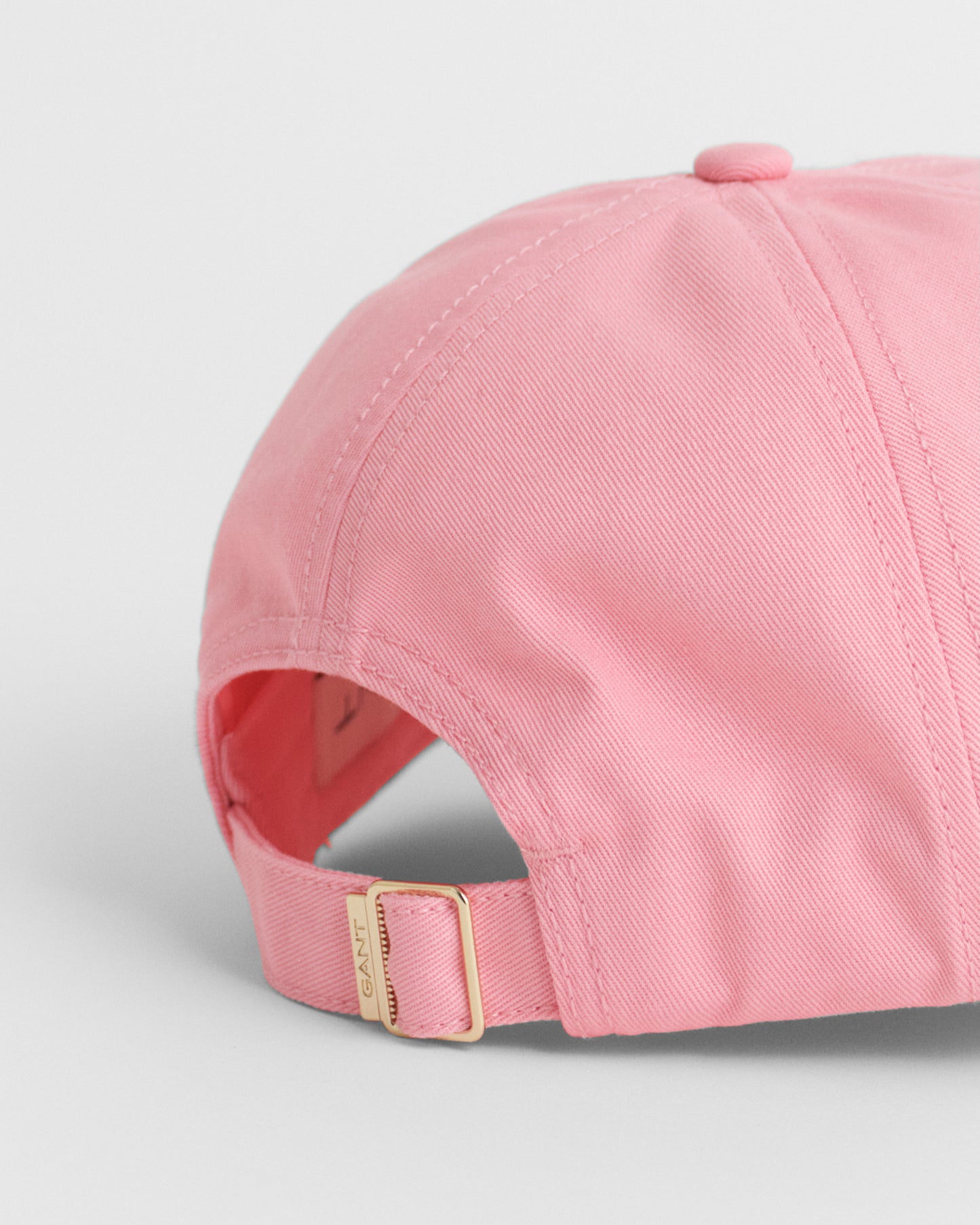 GERANIUM PINK, SHIELD COTTON TWILL CAP, CLOSE-UP BY GANT AU.
