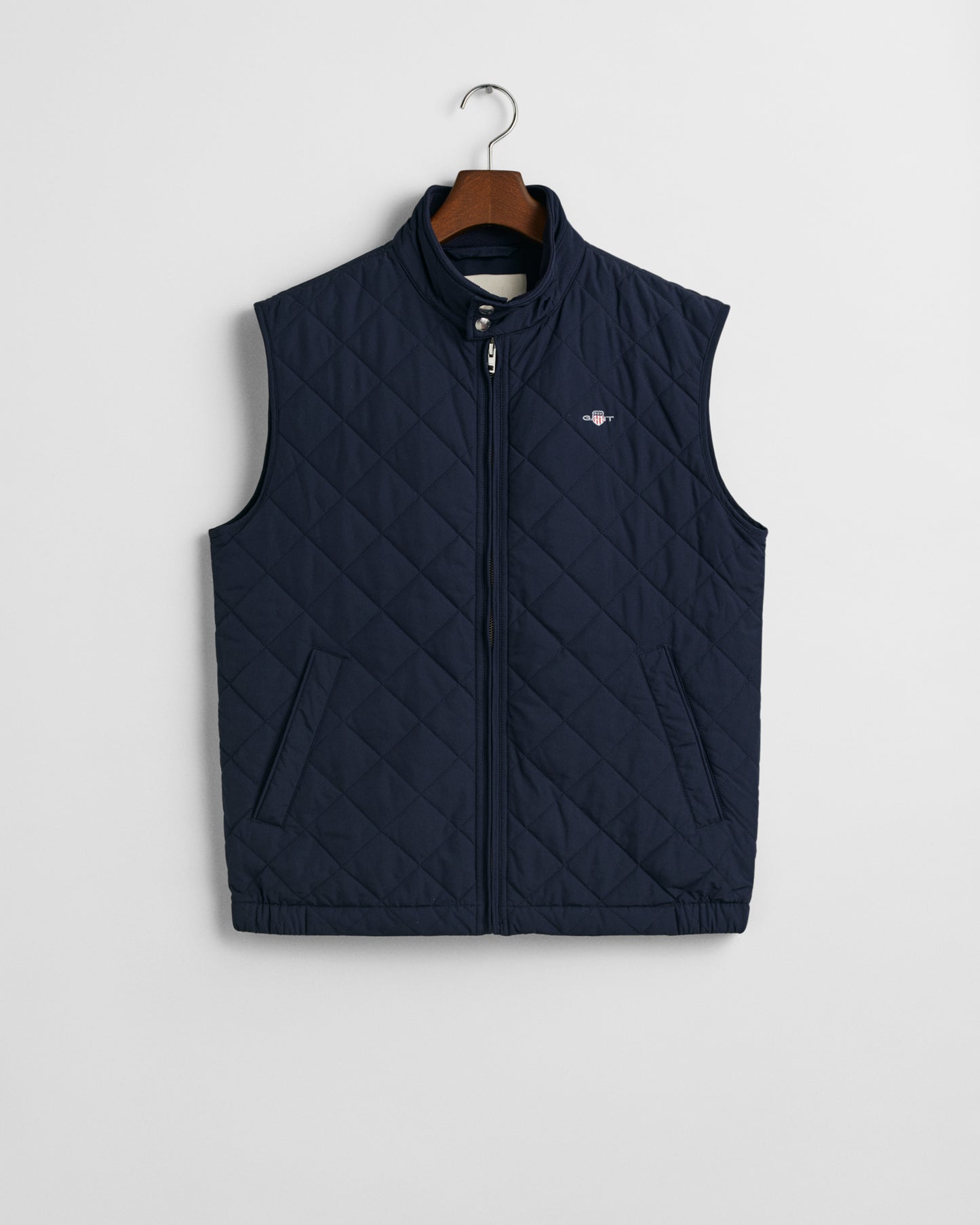 EVENING BLUE, QUILTED WINDCHEATER VEST, FLAT-LAY BY GANT AU.