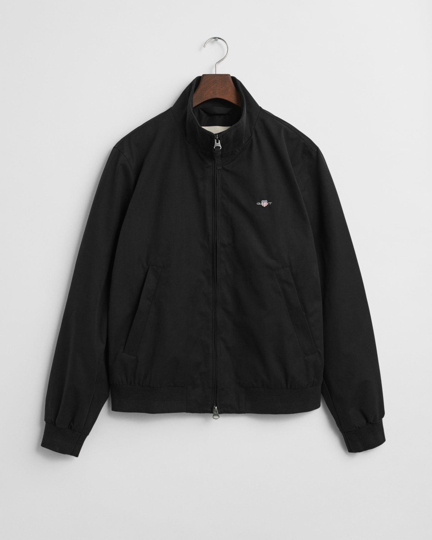 BLACK, LIGHTWEIGHT HAMPSHIRE JACKET, FLAT-LAY BY GANT AU.