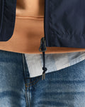 EVENING BLUE, LIGHTWEIGHT WINDSHIELDER JACKET, CLOSE-UP BY GANT AU.