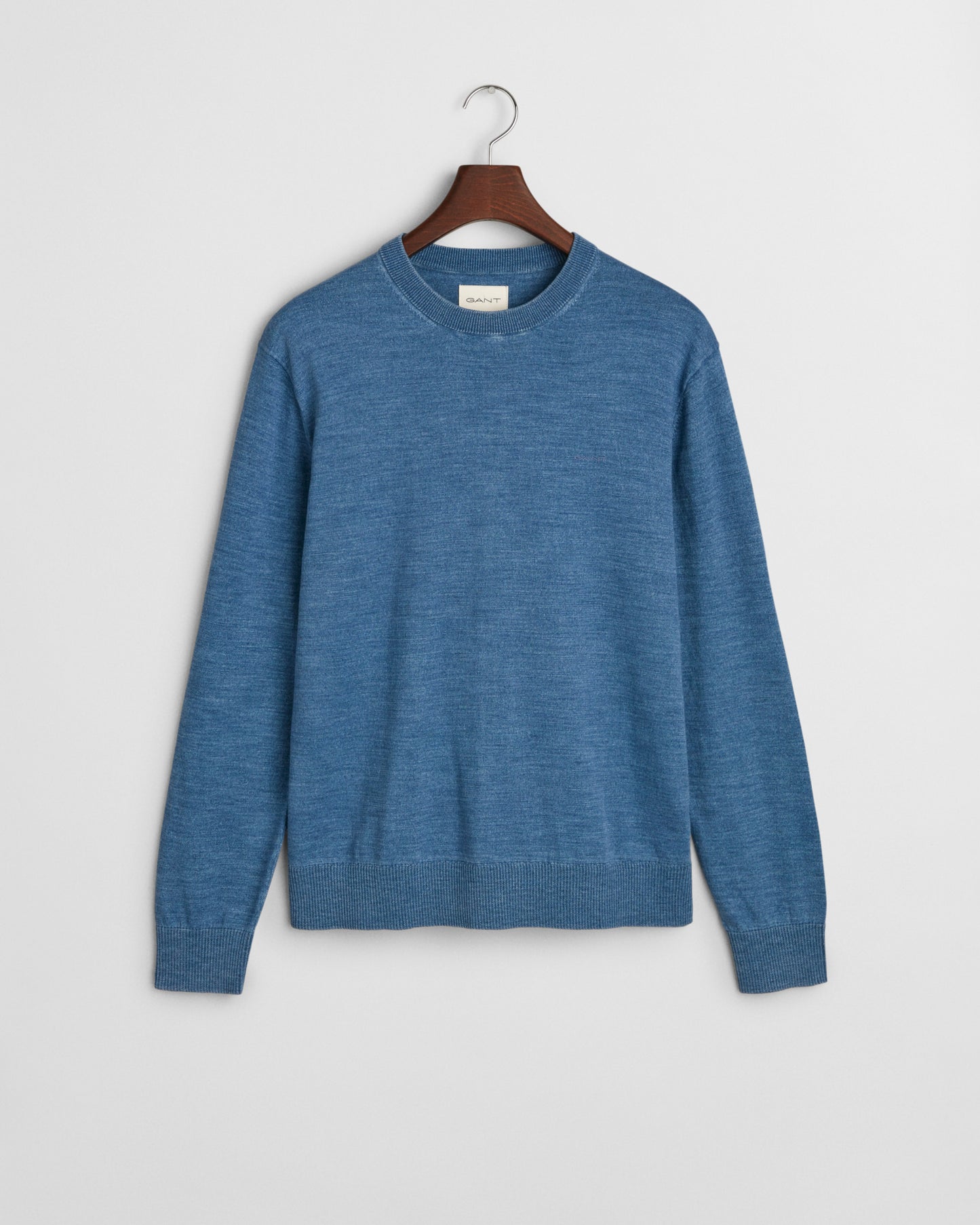PERSIAN BLUE, SUNFADED C-NECK, FLAT-LAY BY GANT AU.
