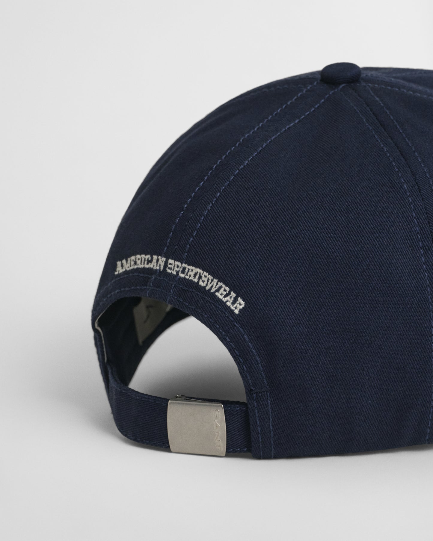 EVENING BLUE, CREST GRAPHIC COTTON TWILL CAP, FLAT-LAY BY GANT AU.