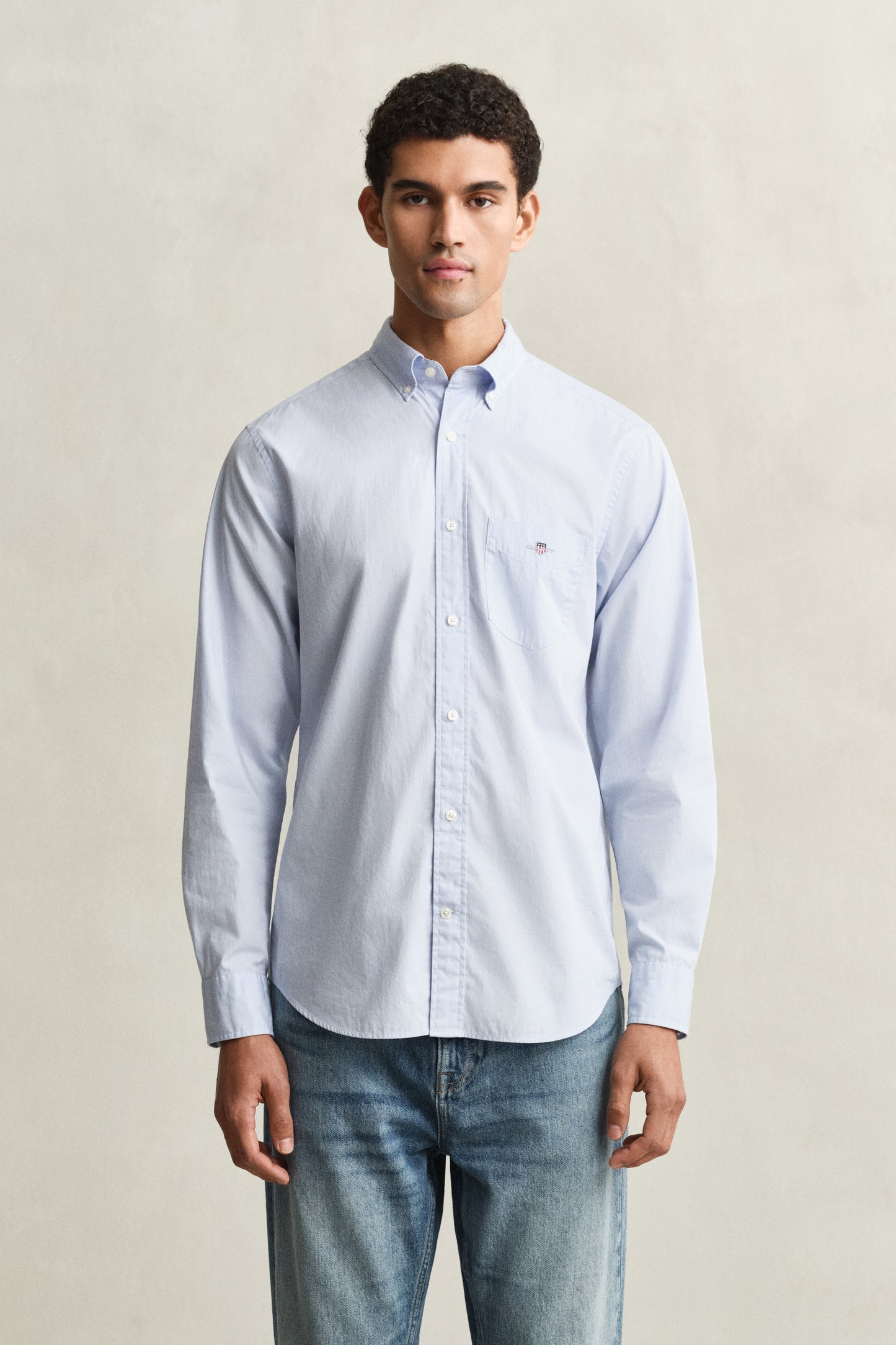 MODEL WEARING REG CLASSIC POPLIN SHIRT