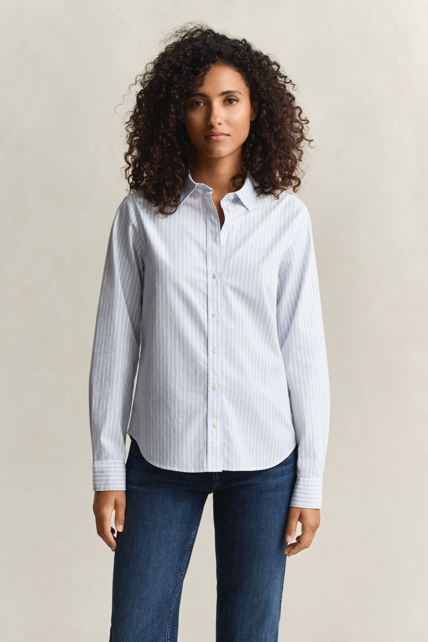 MODEL WEARING REG CLASSIC POPLIN STRIPED SHIRT