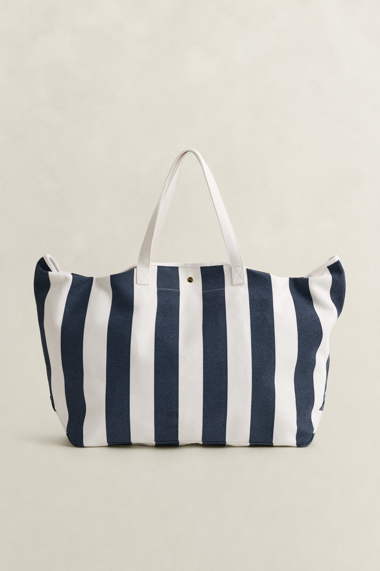 NAVY, AOP CANVAS BEACH BAG, BACK-VIEW BY GANT AU.