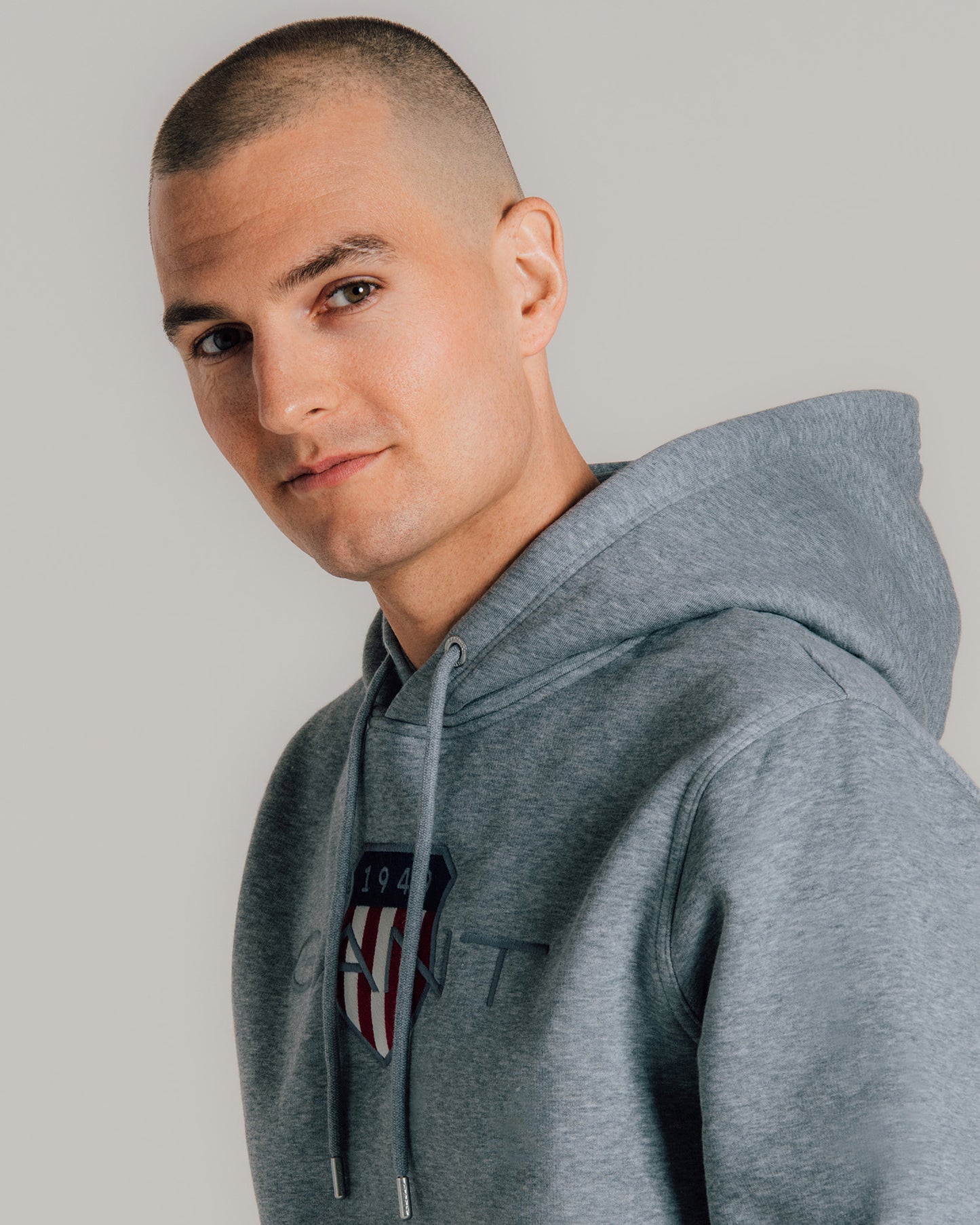 REG ARCHIVE SHIELD HOODIE