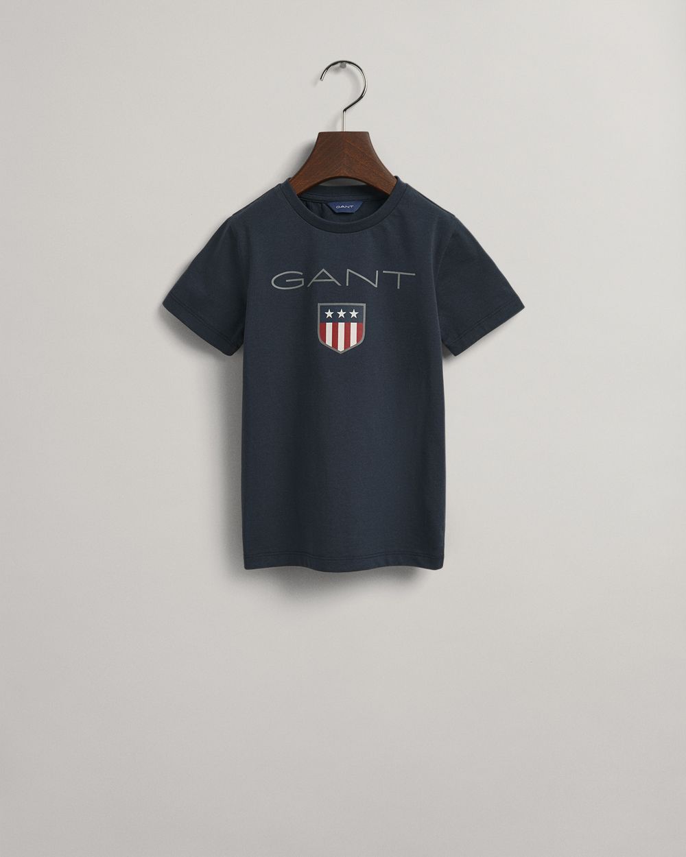 EVENING BLUE, D1. GANT SHIELD SS T-SHIRT BY GANT AU.