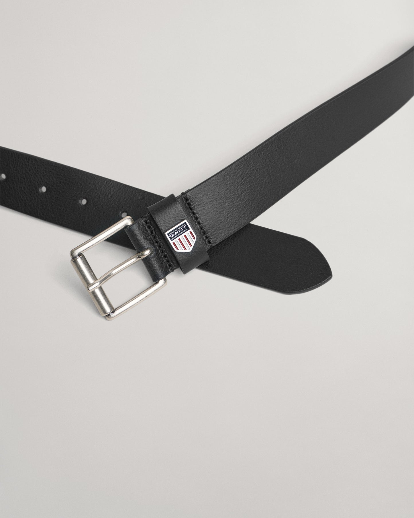 Retro Shield Leather Belt
