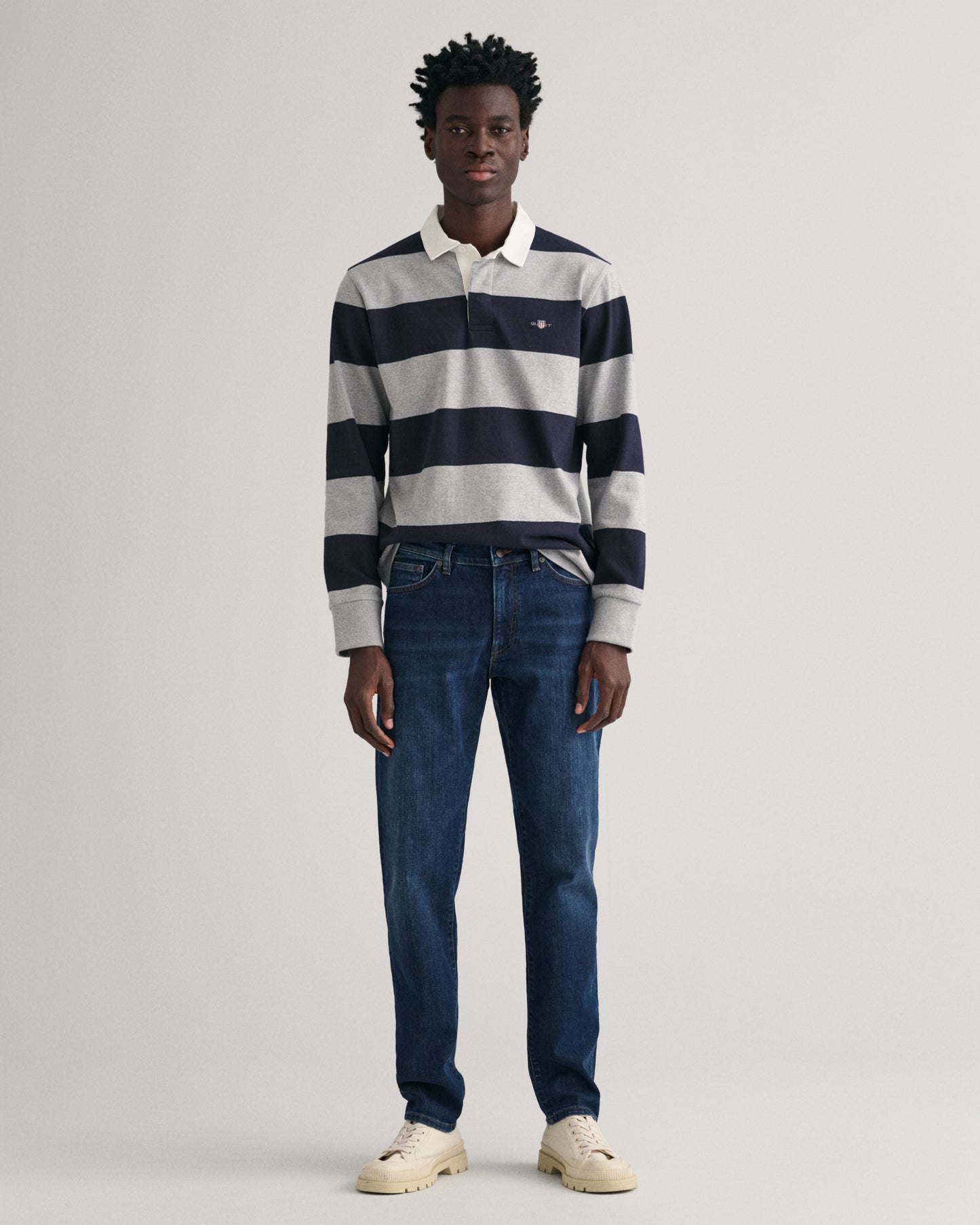DARK BLUE WORN IN, SLIM GANT JEANS BY GANT AU.