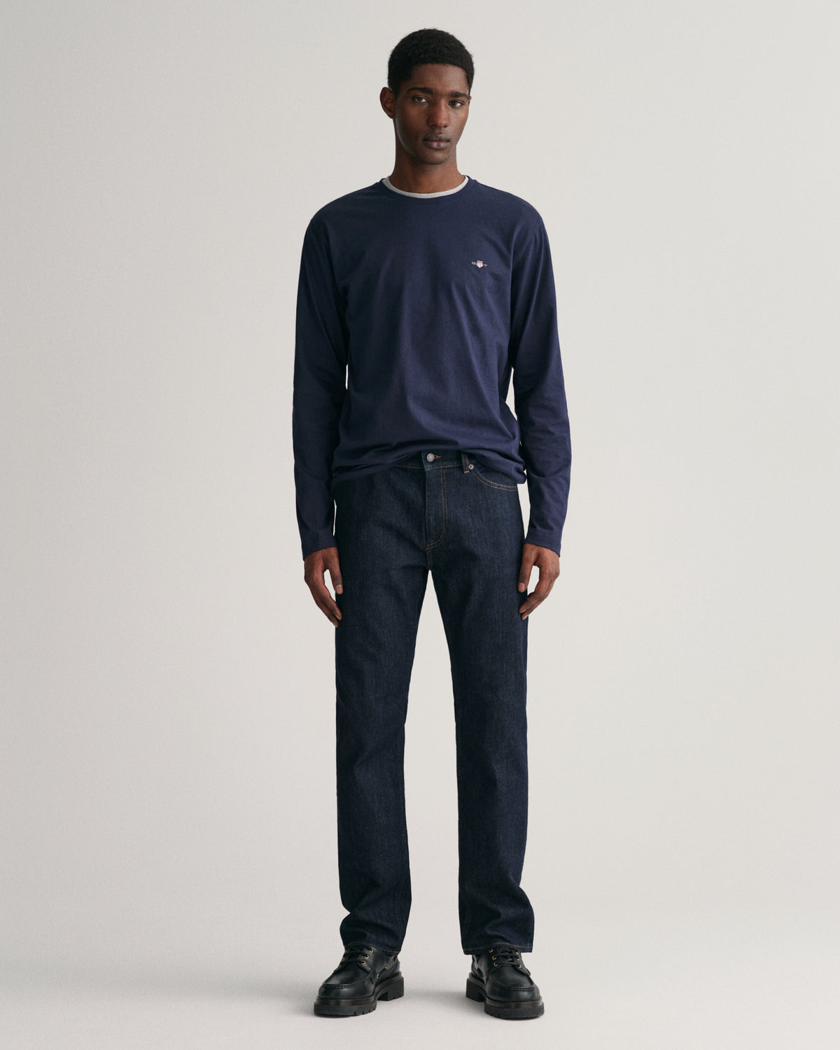 DARK BLUE, REGULAR GANT JEANS, FRONT-VIEW BY GANT AU.