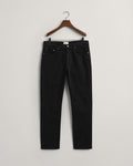 BLACK, REGULAR DESERT JEANS, FLAT-LAY BY GANT AU.