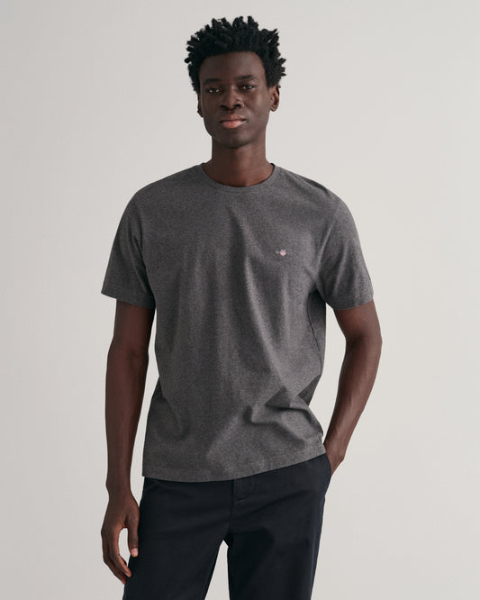 ANTRACIT MELANGE, REG SHIELD SS T-SHIRT, FRONT-VIEW BY GANT AU.