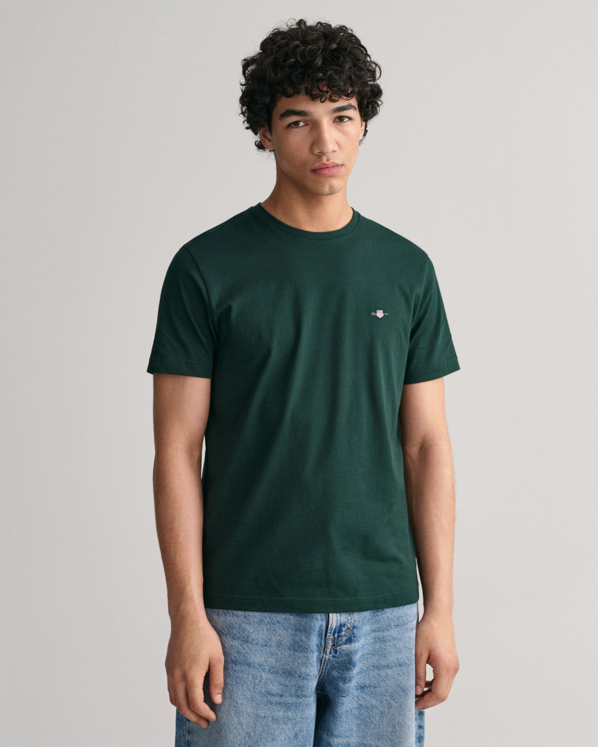 TARTAN GREEN, REG SHIELD SS T-SHIRT, FRONT-VIEW BY GANT AU.