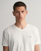 WHITE, SLIM SHIELD V-NECK T-SHIRT, CLOSE-UP BY GANT AU.