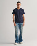 EVENING BLUE, SLIM SHIELD V-NECK T-SHIRT BY GANT AU.
