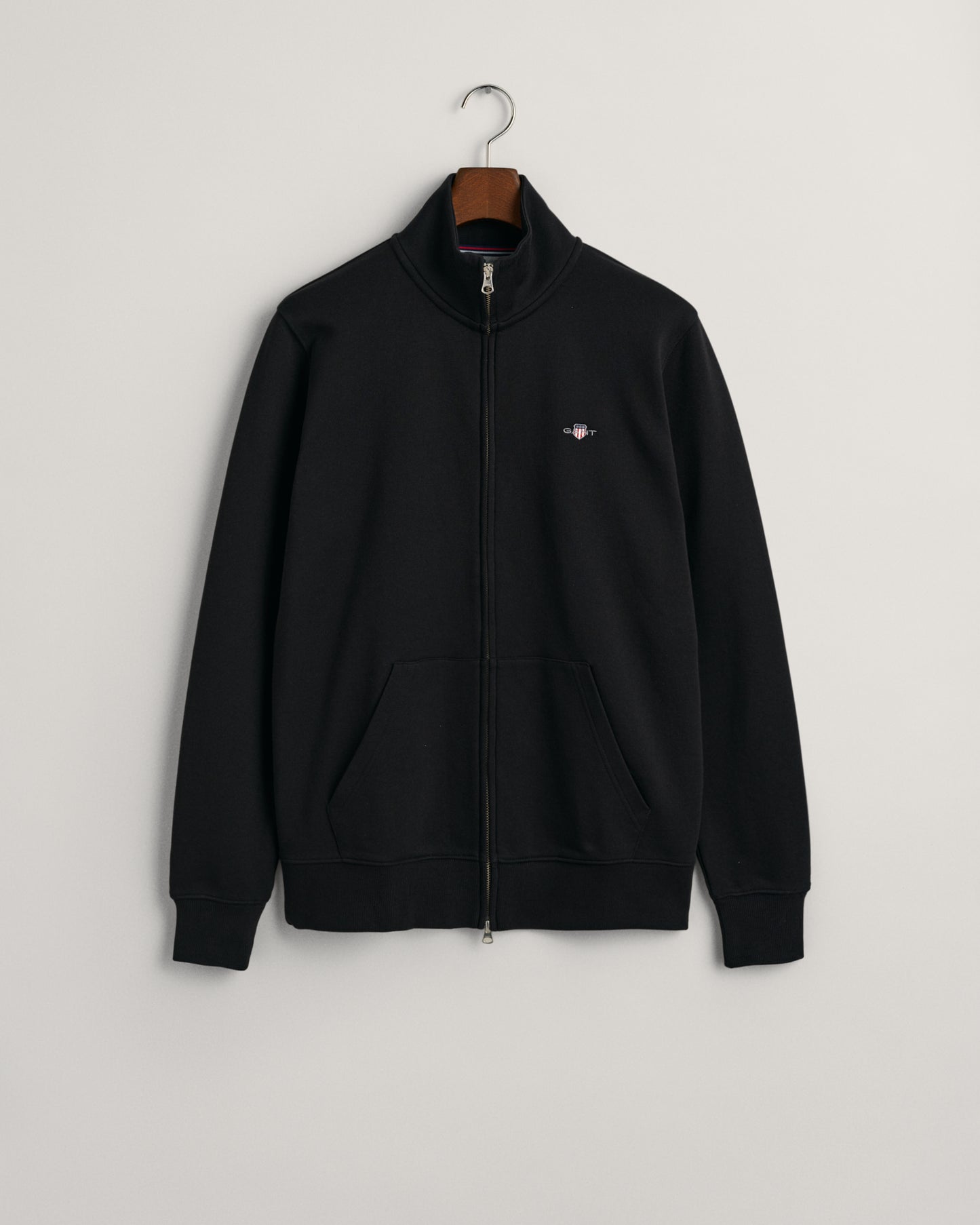 BLACK, REG SHIELD FULL ZIP SWEAT, FLAT-LAY BY GANT AU.