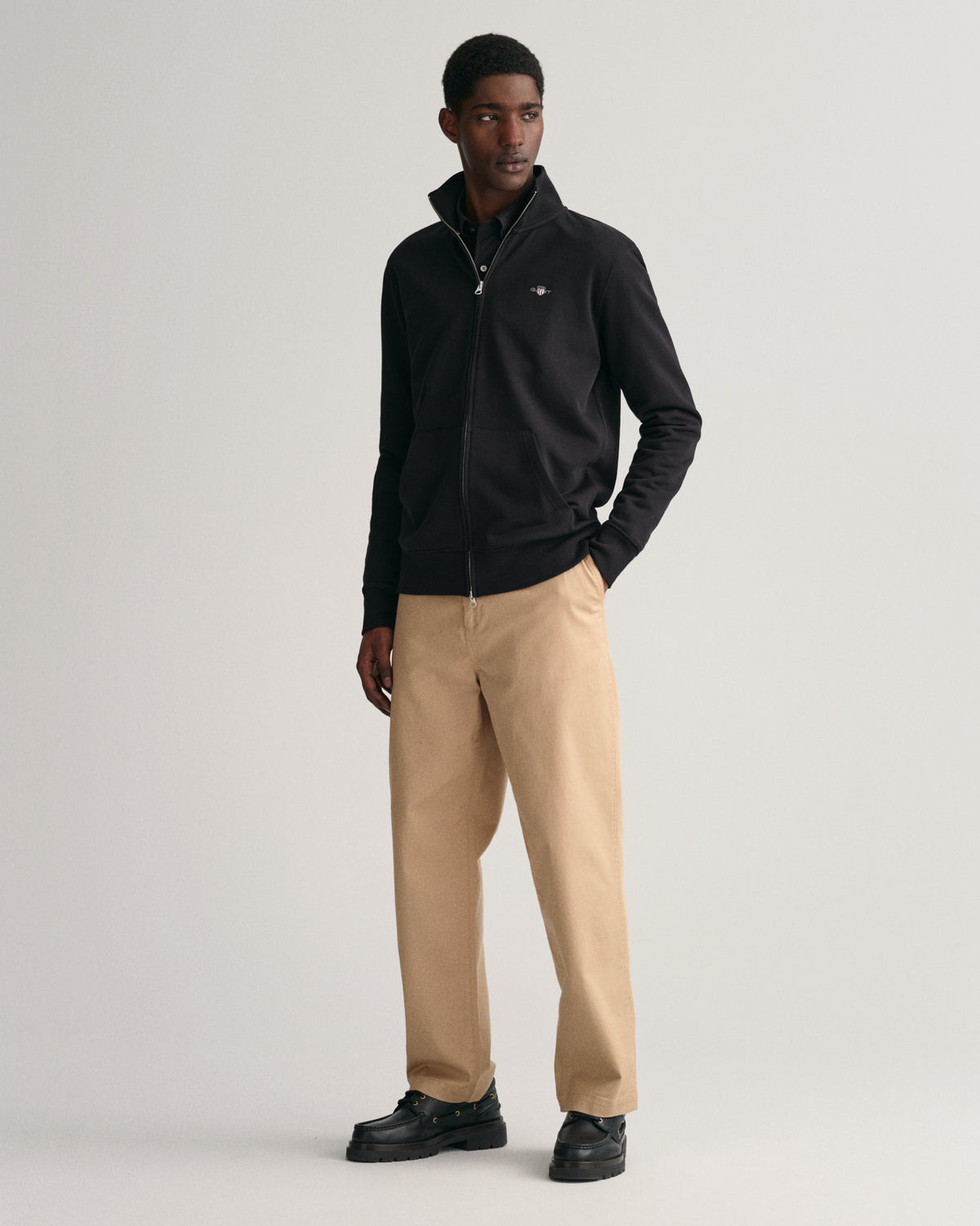 BLACK, REG SHIELD FULL ZIP SWEAT BY GANT AU.