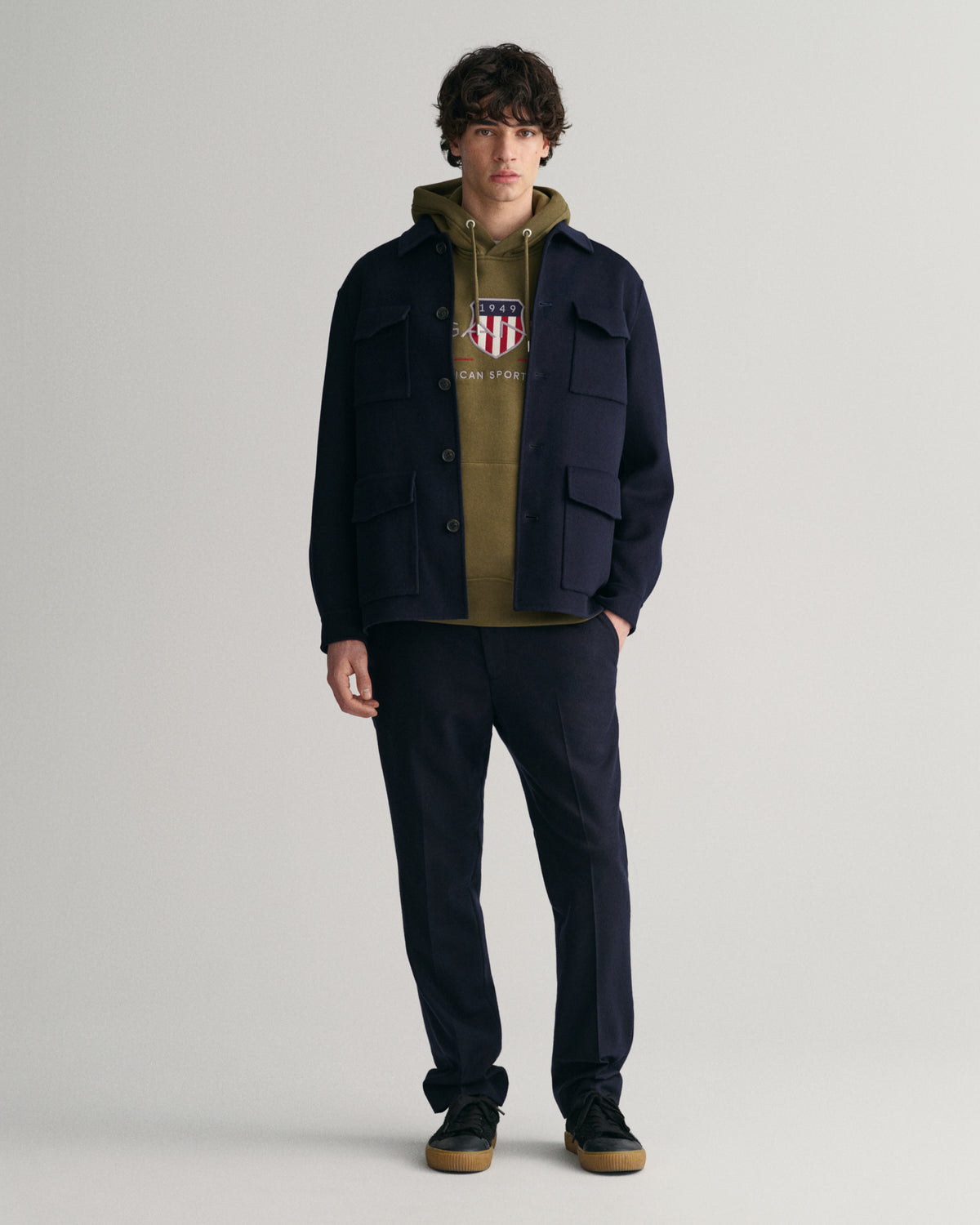JUNIPER GREEN, REG ARCHIVE SHIELD HOODIE BY GANT AU.