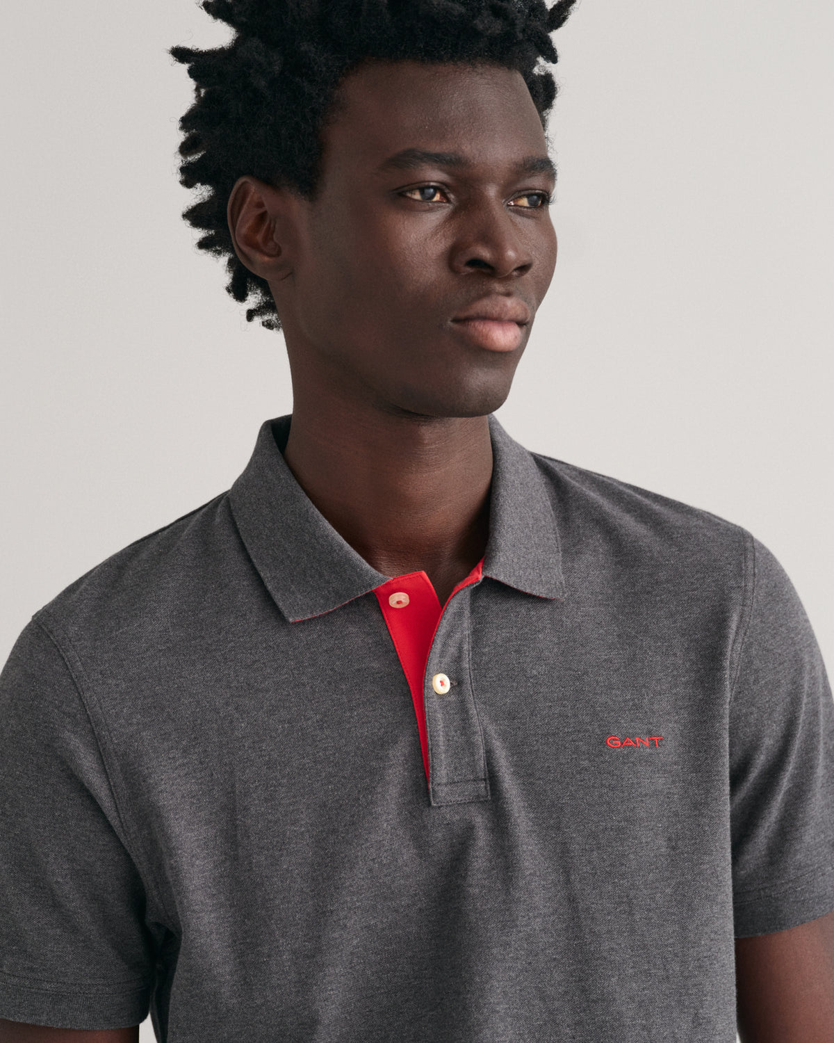 ANTRACIT MELANGE, REG CONTRAST PIQUE SS POLO, CLOSE-UP BY GANT AU.