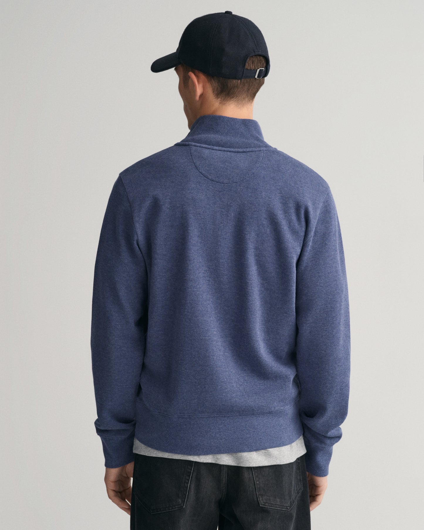DK JEANSBLUE MELANGE, SACKER RIB HALF ZIP, BACK-VIEW BY GANT AU.