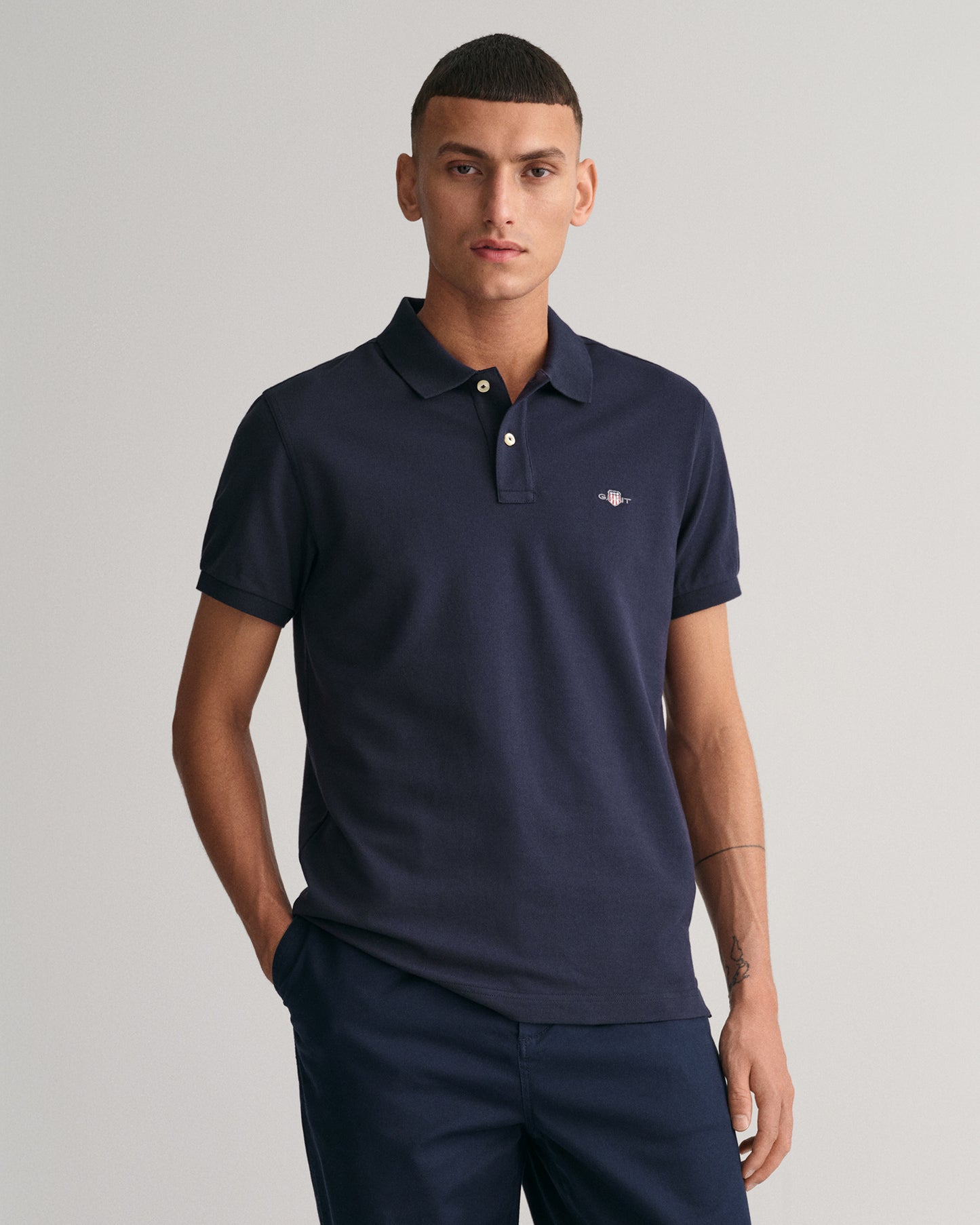 EVENING BLUE, SLIM SHIELD SS PIQUE POLO, FRONT-VIEW BY GANT AU.