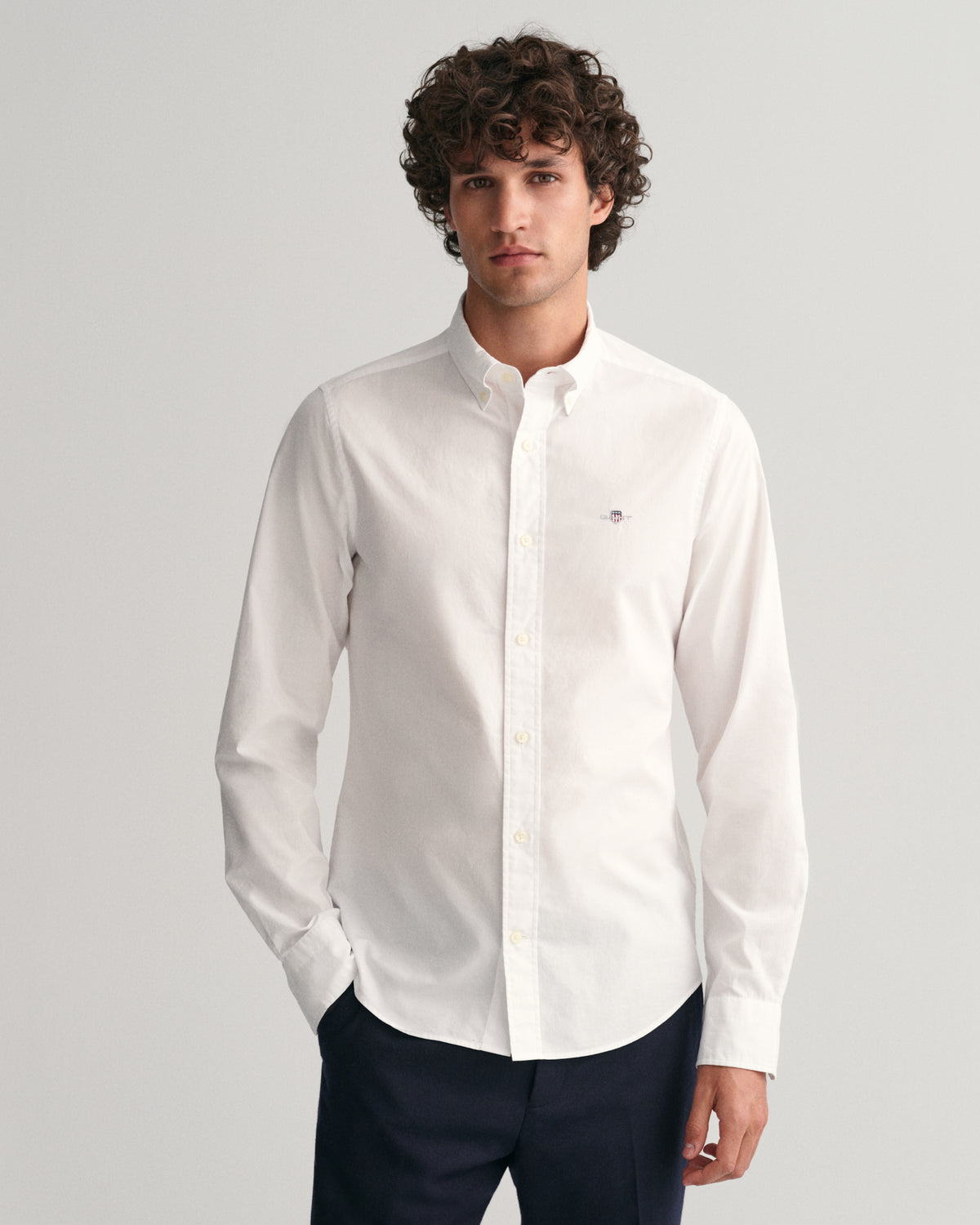 WHITE, SLIM POPLIN SHIRT, FRONT-VIEW BY GANT AU.