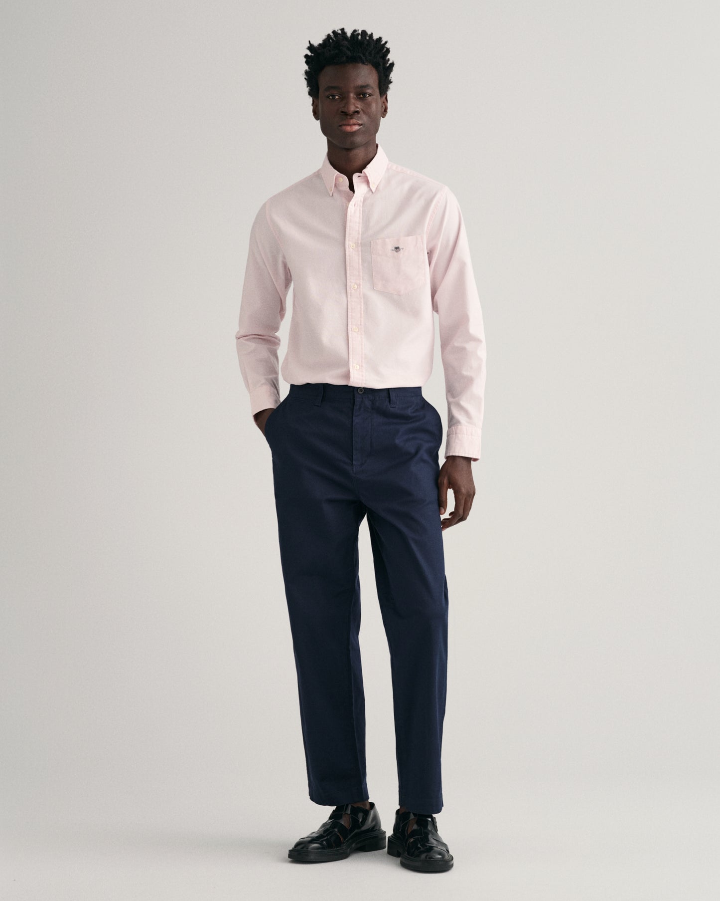 LIGHT PINK, REG OXFORD SHIRT BY GANT AU.