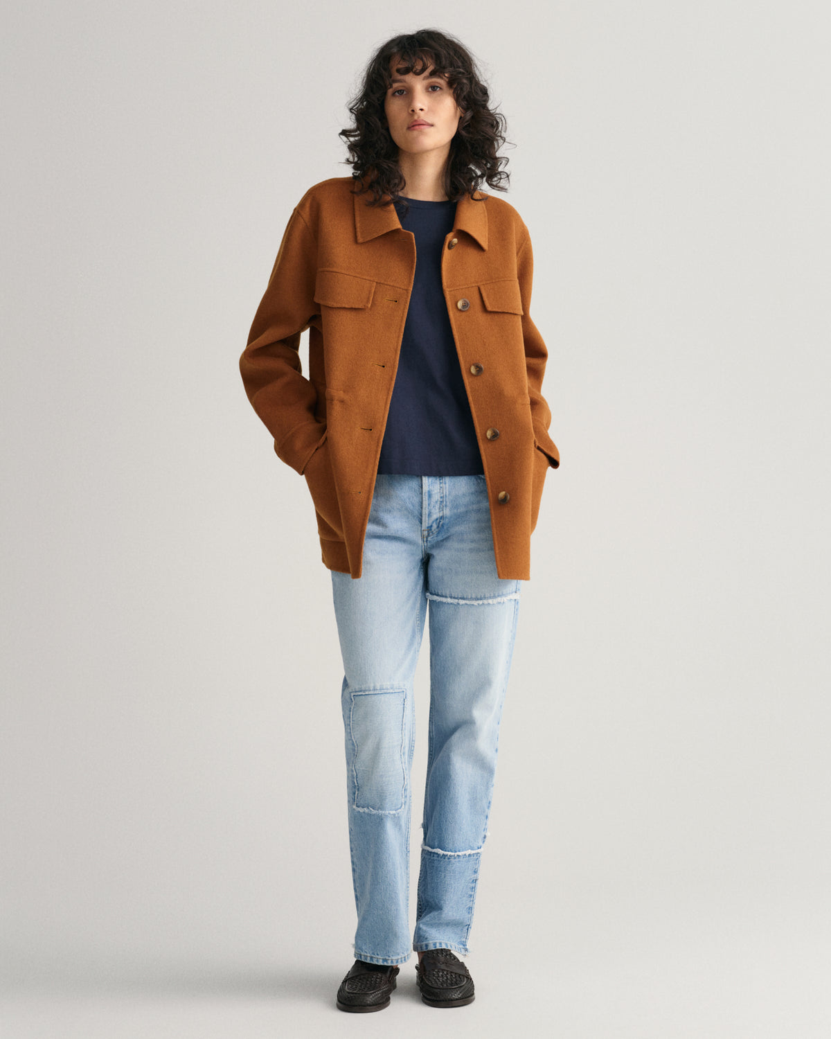 EVENING BLUE, REG SHIELD SS T-SHIRT BY GANT AU.