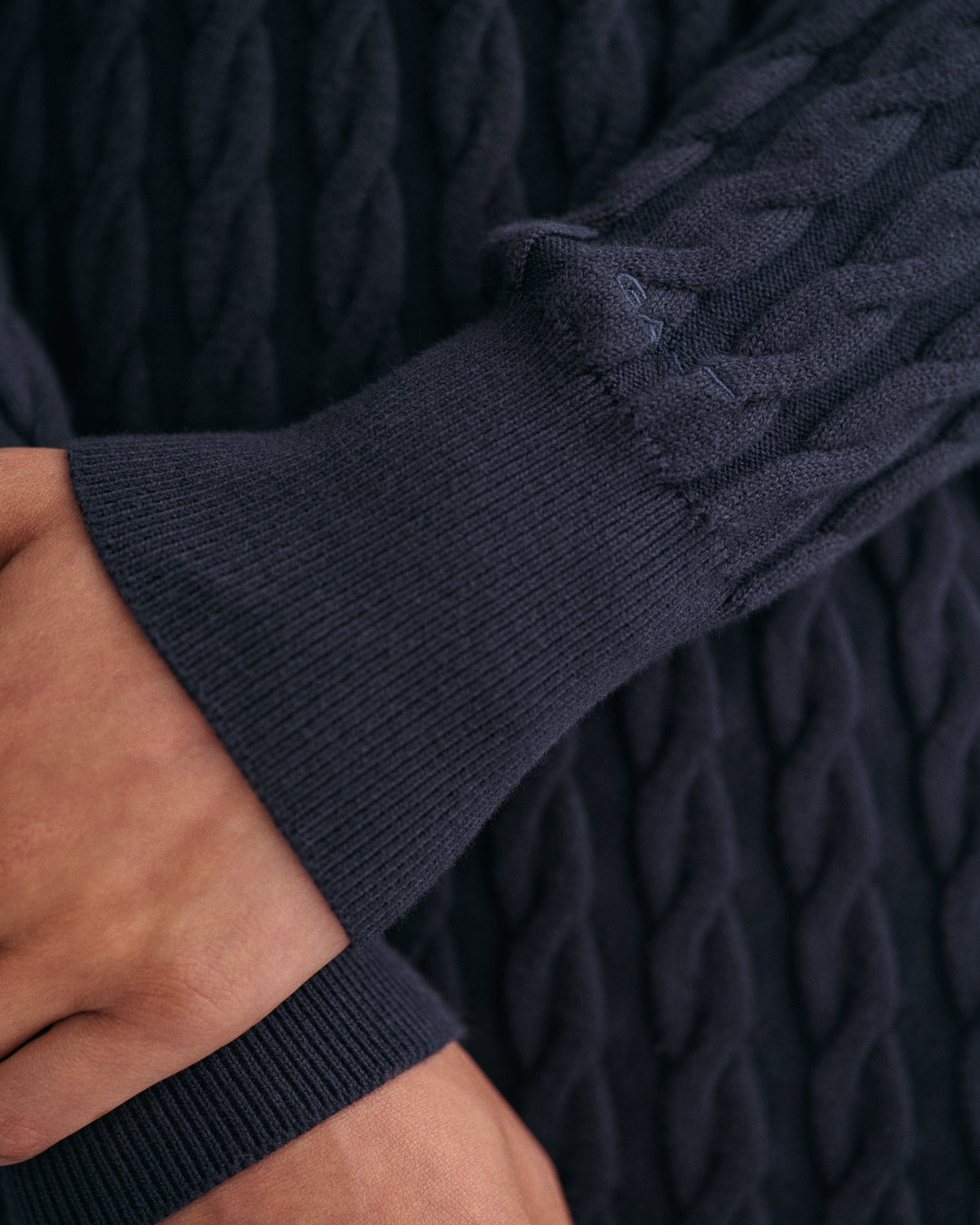 EVENING BLUE, STRETCH COTTON CABLE C-NECK DRESS, CLOSE-UP BY GANT AU.