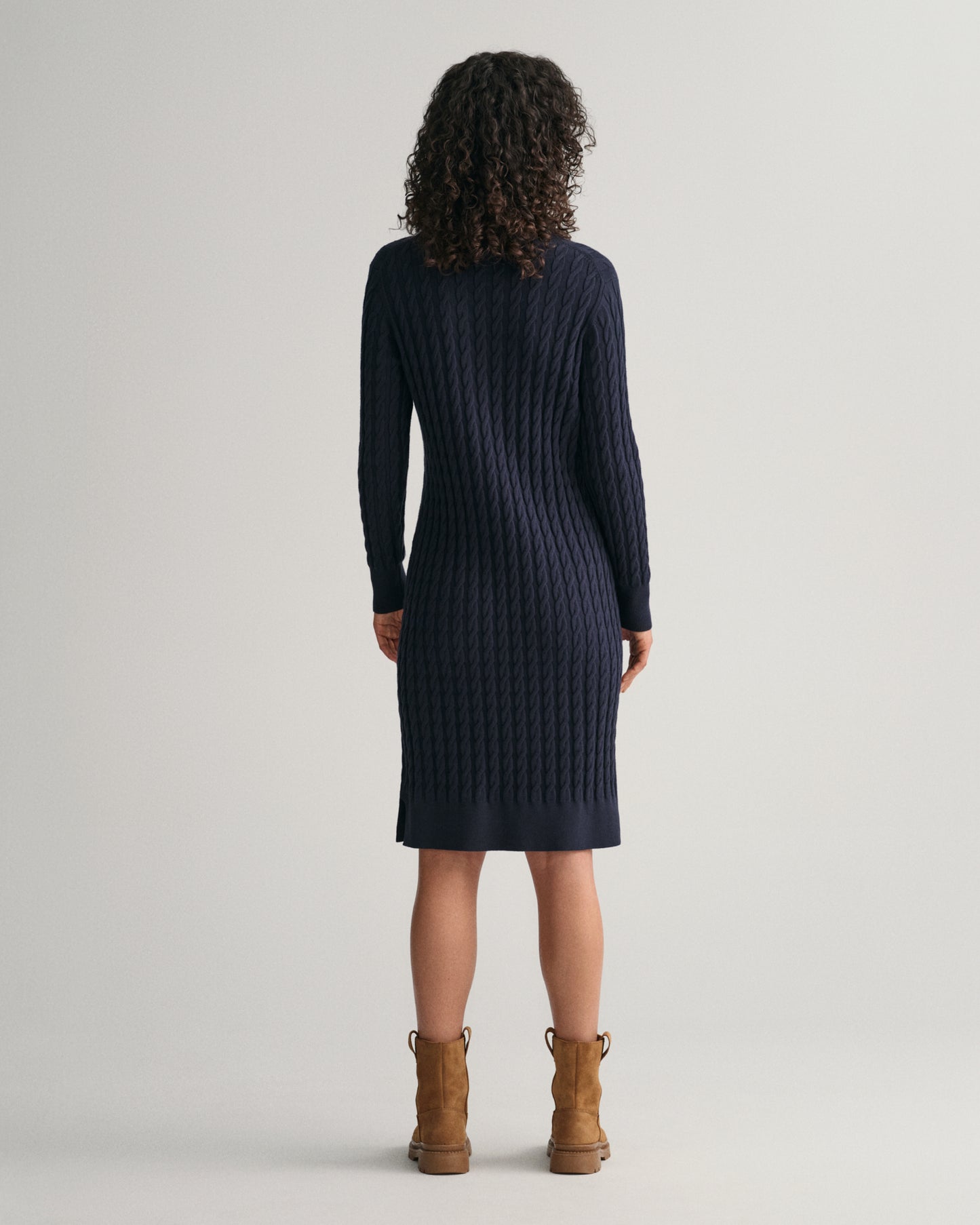 EVENING BLUE, STRETCH COTTON CABLE C-NECK DRESS, BACK-VIEW BY GANT AU.