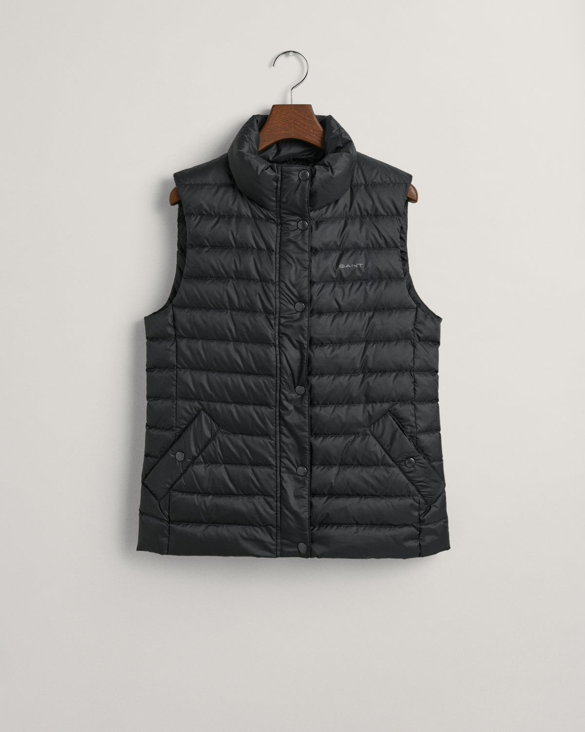 BLACK, LIGHT DOWN VEST, FLAT-LAY BY GANT AU.