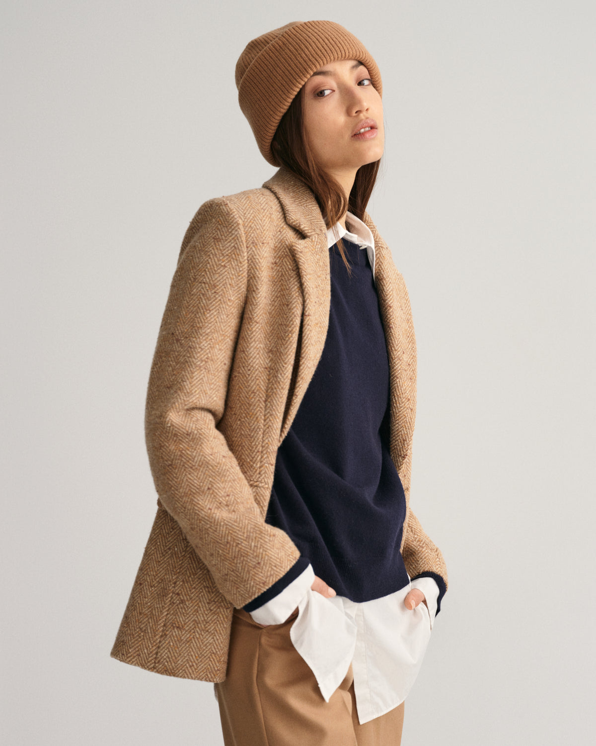 BURNT SUGAR, WOOL RIBBED BEANIE BY GANT AU.
